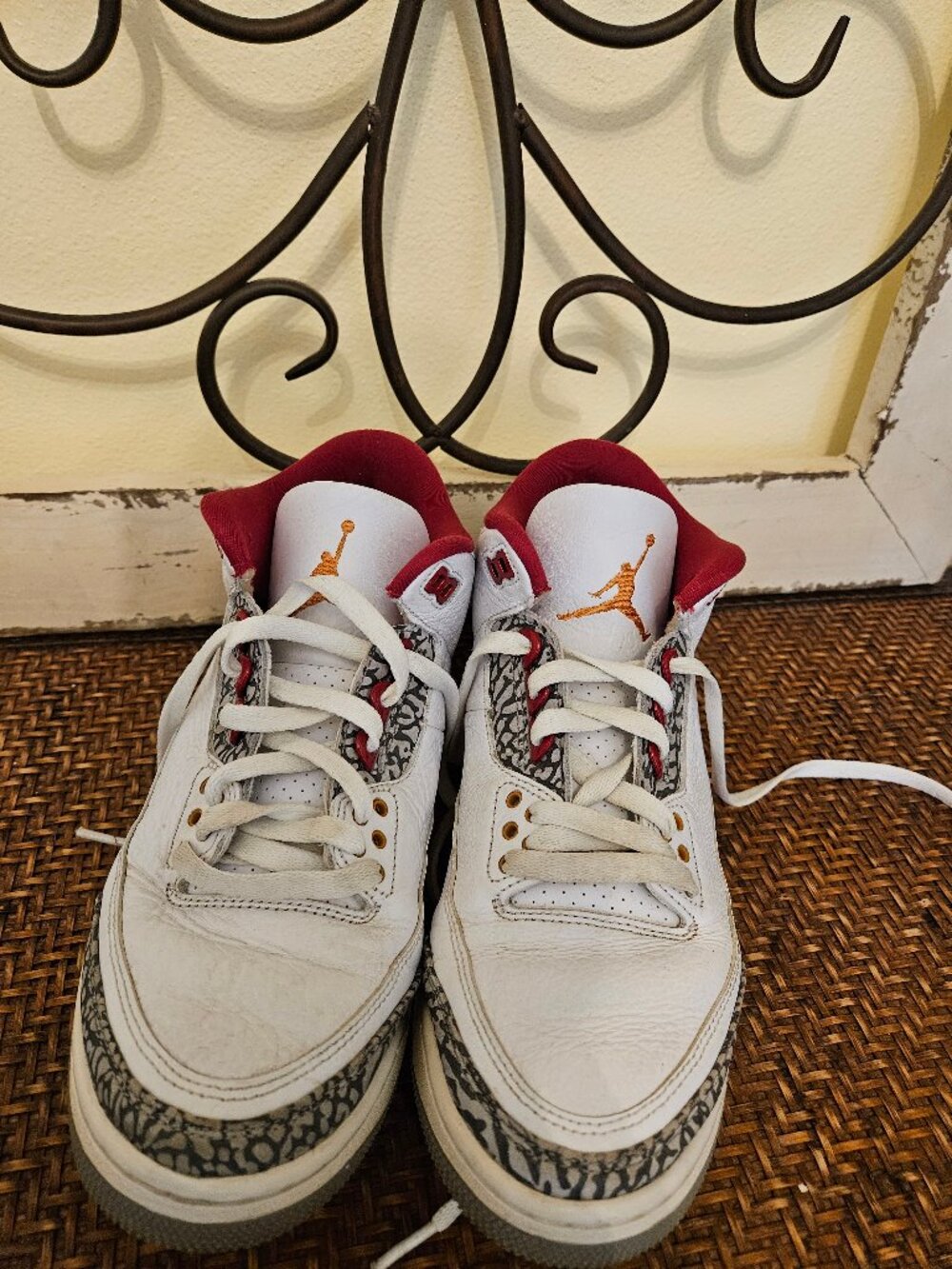 Jordan 3 Retro Mid Cardinal Red-Size 8.5 -